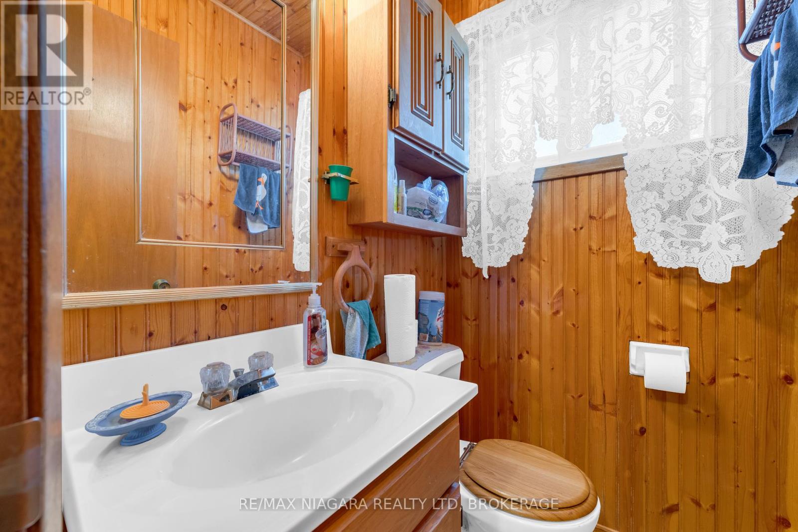 21 Donlea Drive, Port Colborne, Ontario  L3K 4W8 - Photo 12 - X12459867