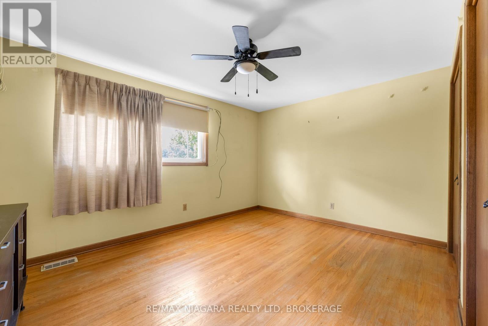 21 Donlea Drive, Port Colborne, Ontario  L3K 4W8 - Photo 17 - X12459867