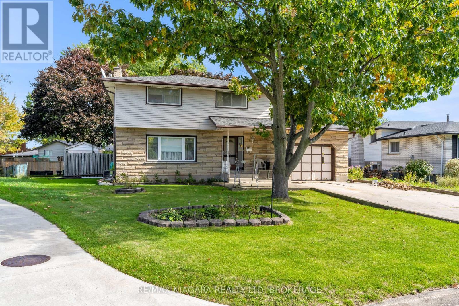 21 Donlea Drive, Port Colborne, Ontario  L3K 4W8 - Photo 2 - X12459867