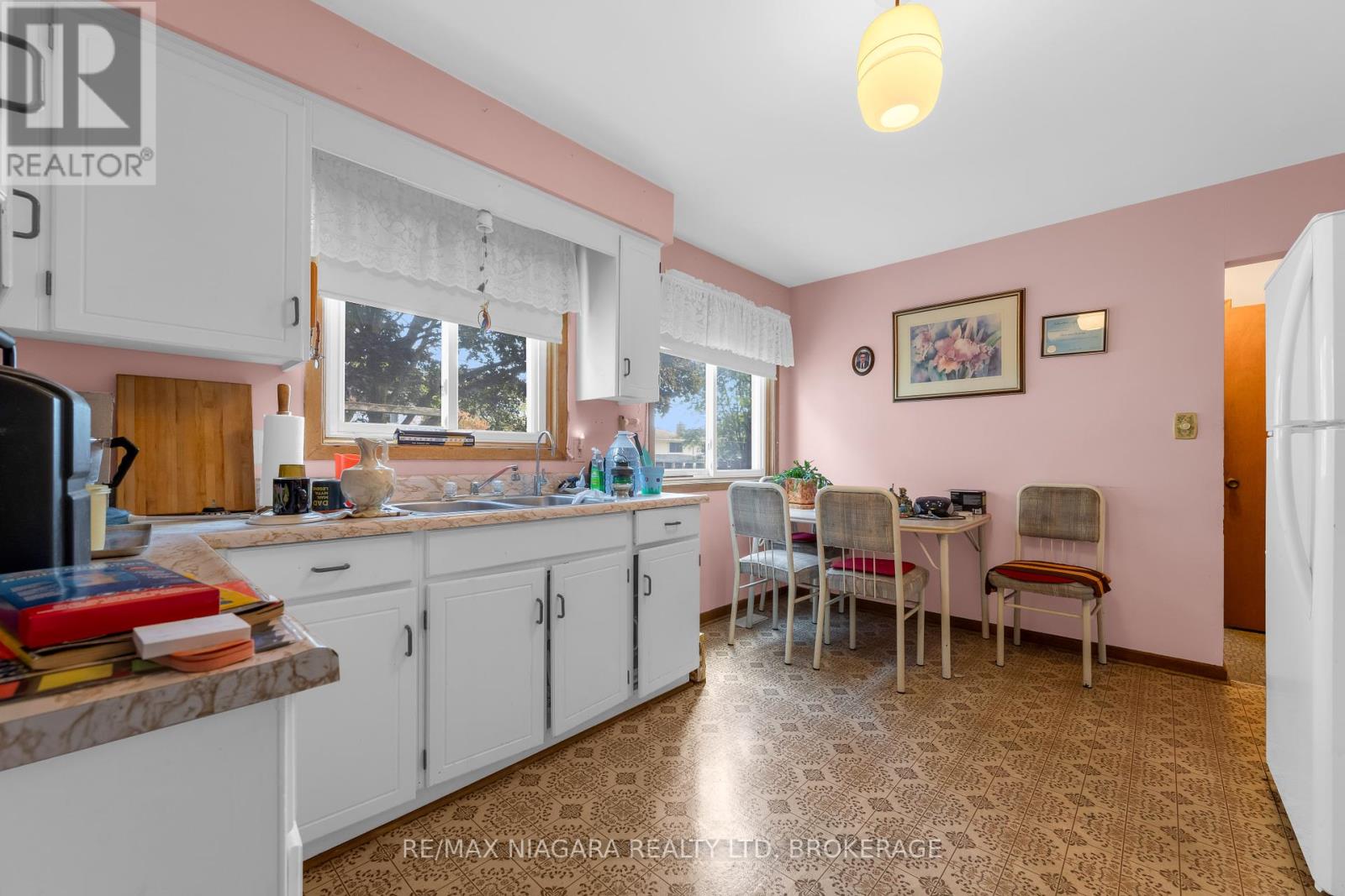21 Donlea Drive, Port Colborne, Ontario  L3K 4W8 - Photo 8 - X12459867