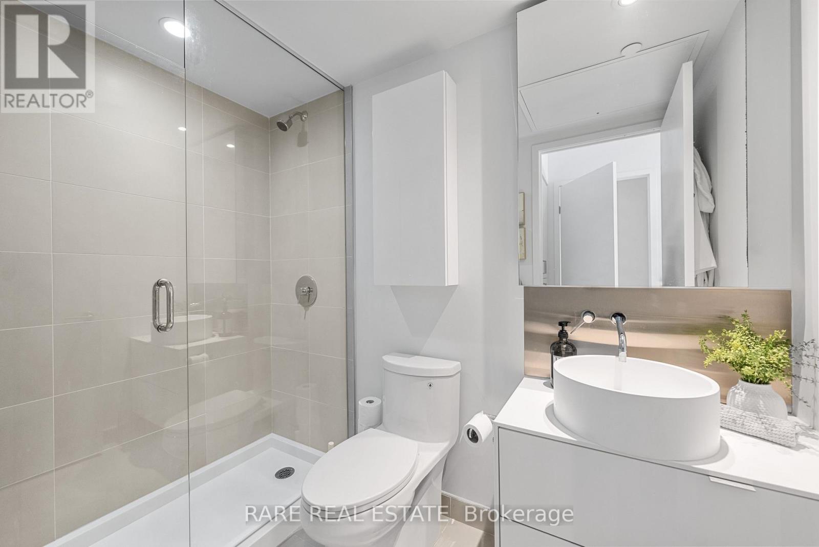 377 Sorauren Avenue, Toronto, Ontario  M6R 0A4 - Photo 14 - W12459645