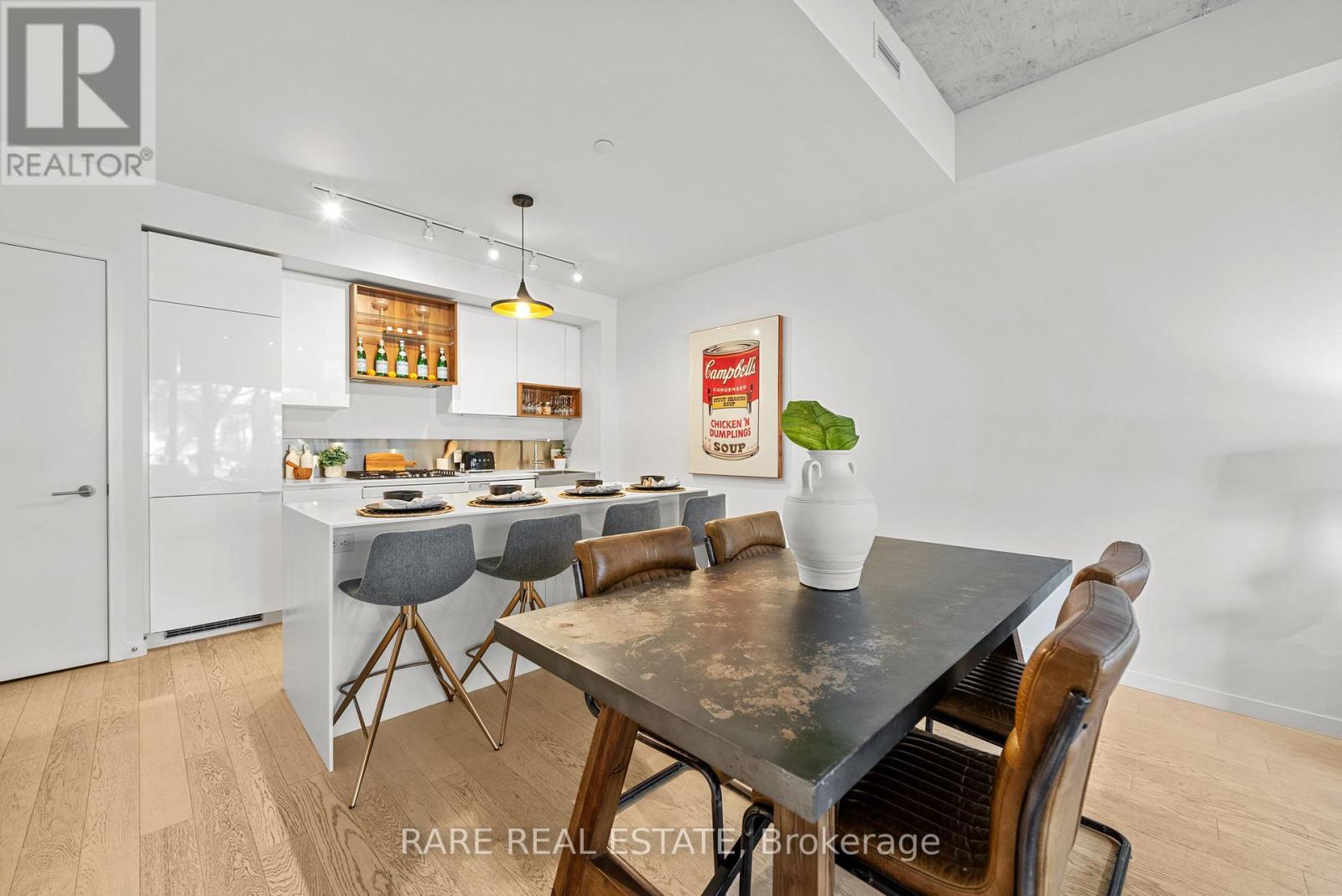 377 Sorauren Avenue, Toronto, Ontario  M6R 0A4 - Photo 5 - W12459645