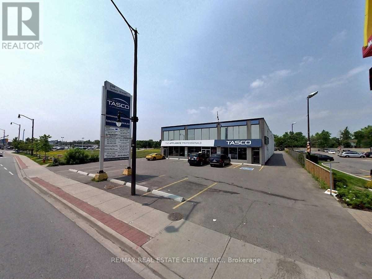 338 Queen Street, Brampton, Ontario  L6V 1C5 - Photo 2 - W12459651
