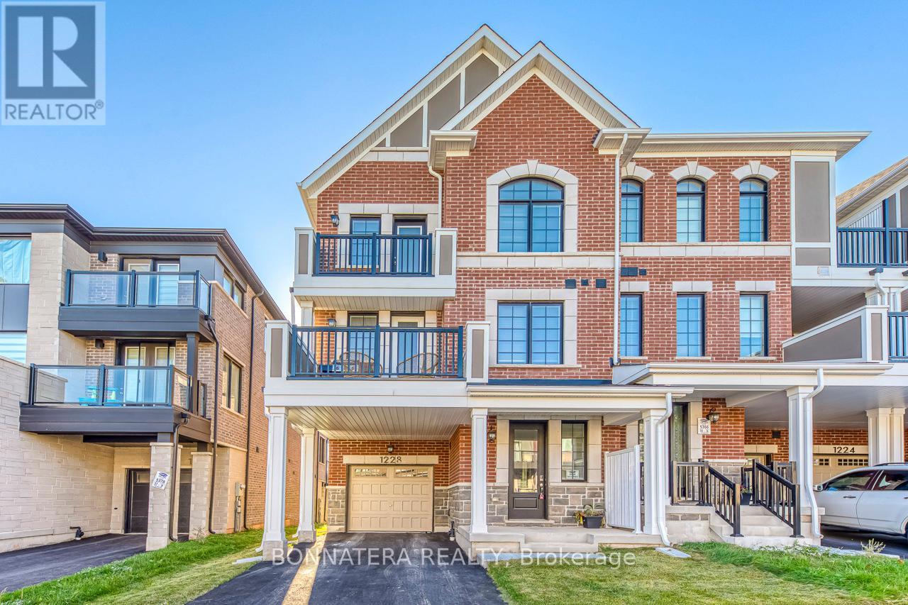 1228 GRANARY STREET, Oakville, Ontario