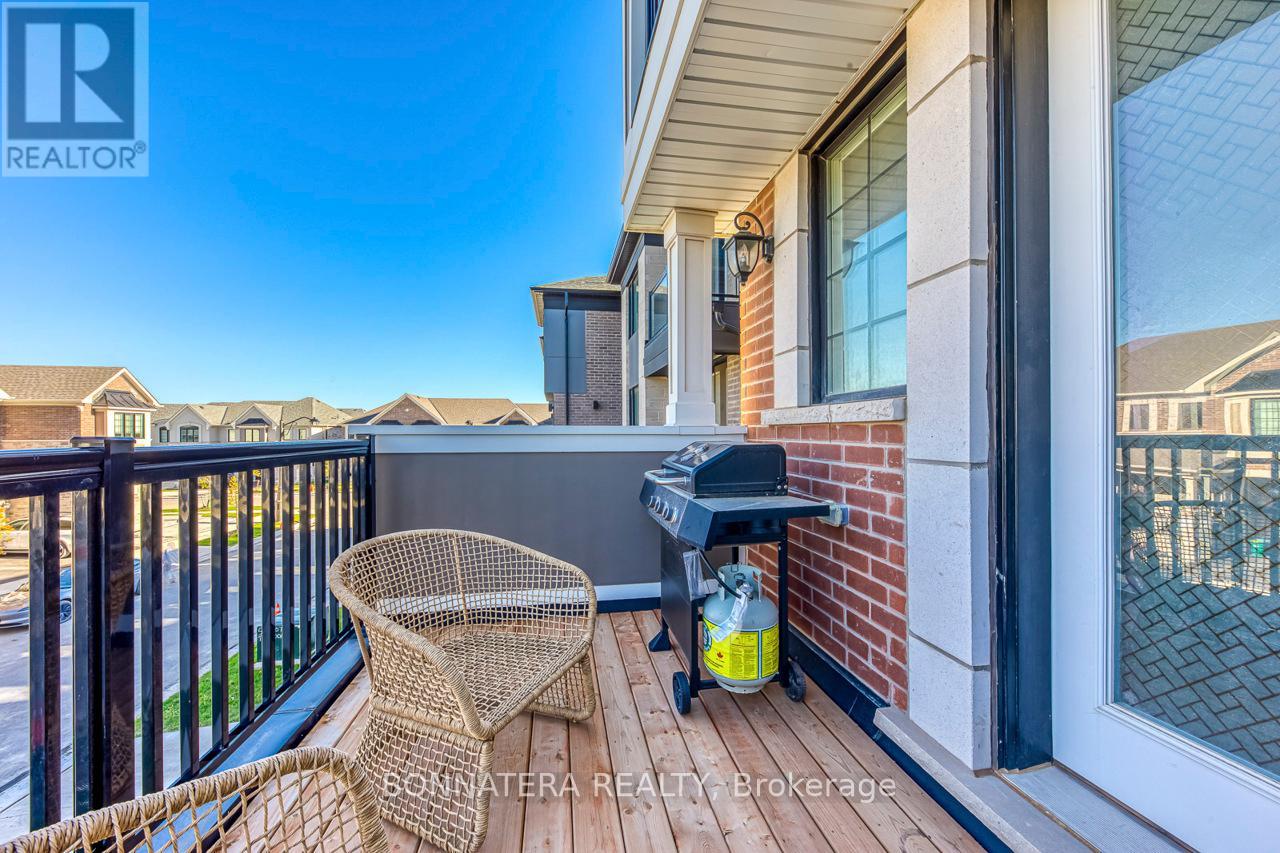 1228 Granary Street, Oakville, Ontario  L6H 7Y4 - Photo 15 - W12459661