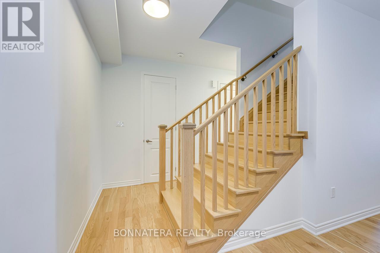 1228 Granary Street, Oakville, Ontario  L6H 7Y4 - Photo 18 - W12459661
