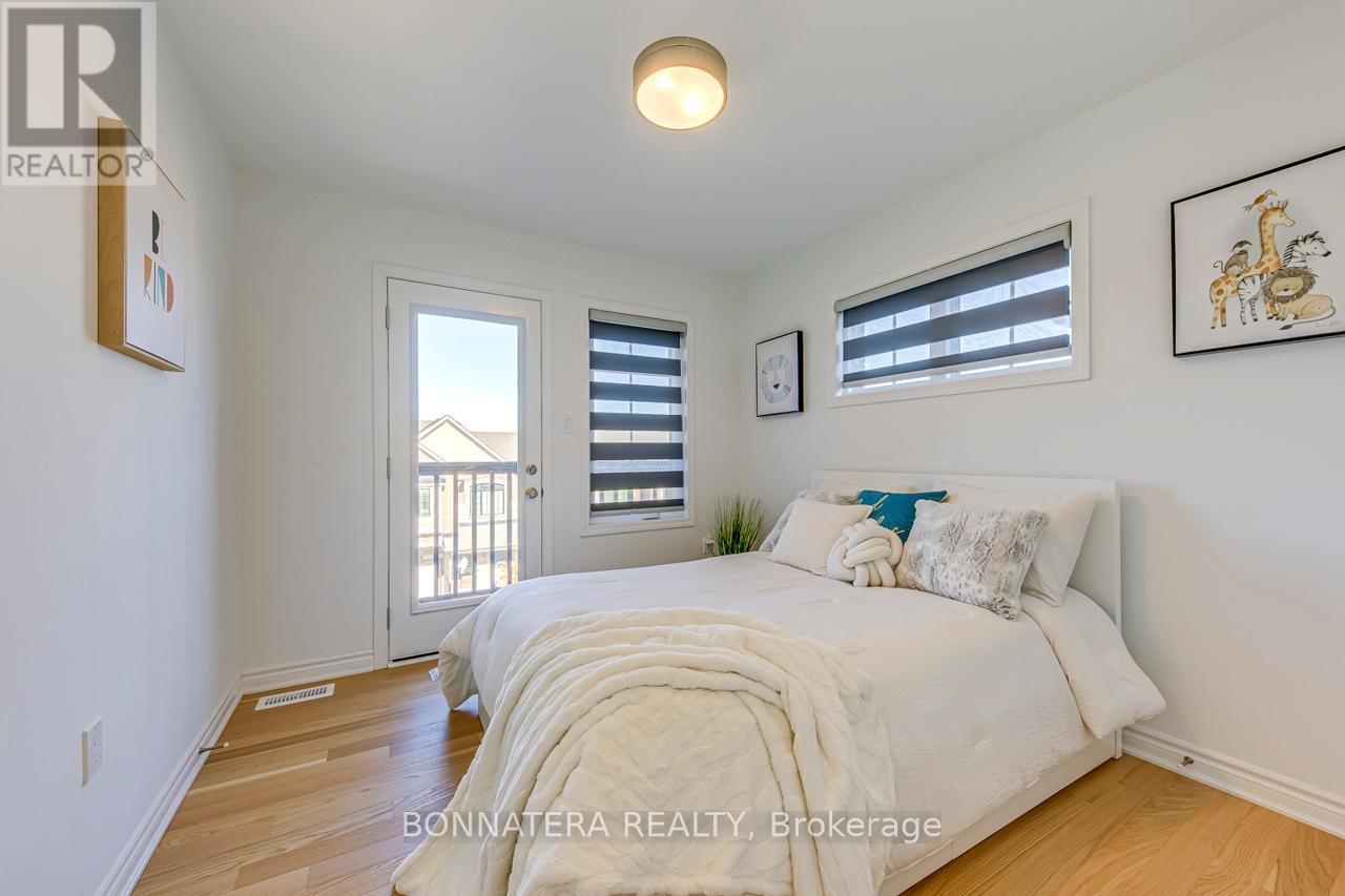 1228 Granary Street, Oakville, Ontario  L6H 7Y4 - Photo 22 - W12459661