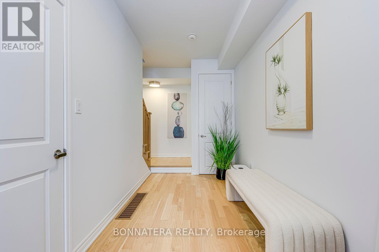 1228 Granary Street, Oakville, Ontario  L6H 7Y4 - Photo 5 - W12459661