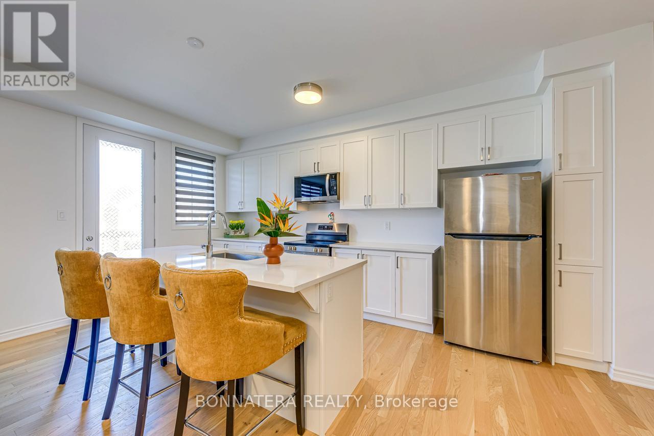 1228 Granary Street, Oakville, Ontario  L6H 7Y4 - Photo 9 - W12459661
