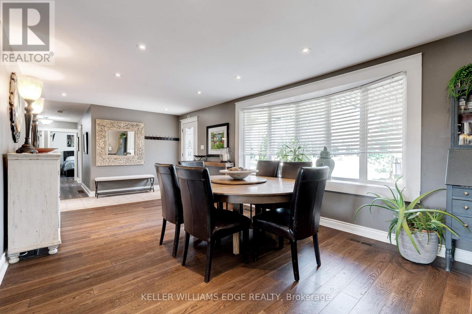 4391 Lakeshore Road, Burlington, Ontario  L7L 1B3 - Photo 11 - W12459666