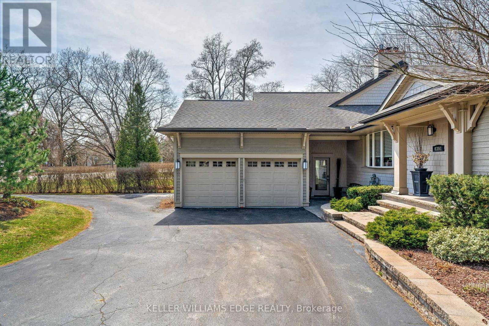4391 Lakeshore Road, Burlington, Ontario  L7L 1B3 - Photo 3 - W12459666