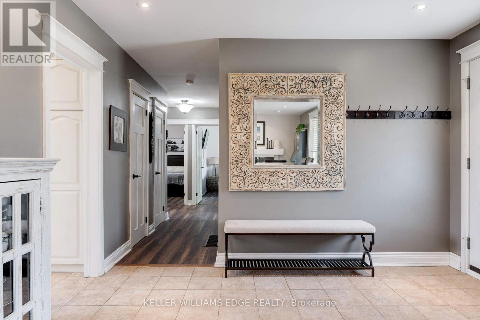 4391 Lakeshore Road, Burlington, Ontario  L7L 1B3 - Photo 8 - W12459666