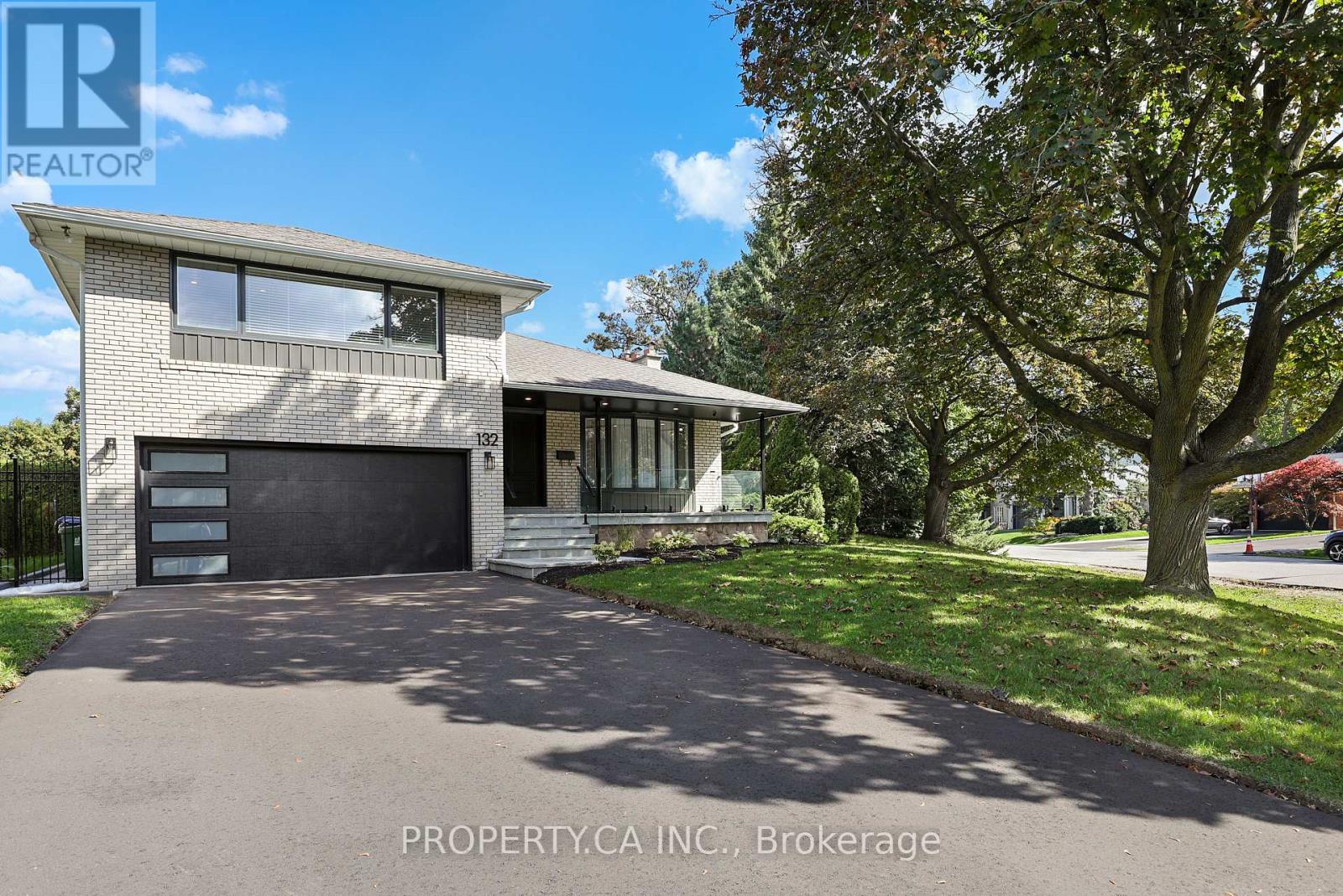 132 PRINCESS ANNE CRESCENT, Toronto, Ontario