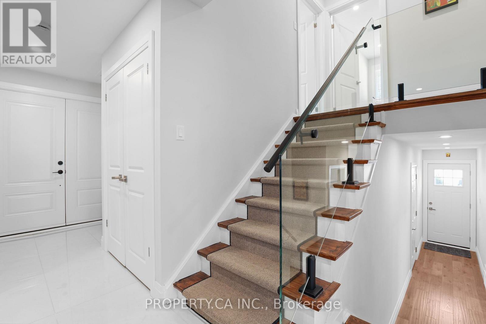 132 Princess Anne Crescent, Toronto, Ontario  M9A 2R6 - Photo 19 - W12459683