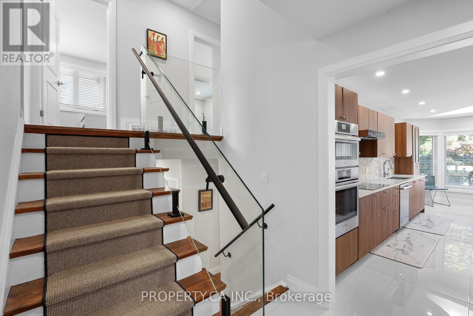 132 Princess Anne Crescent, Toronto, Ontario  M9A 2R6 - Photo 20 - W12459683