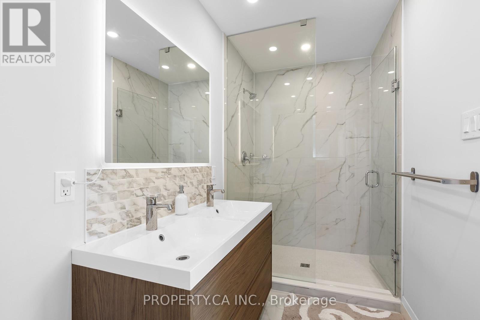 132 Princess Anne Crescent, Toronto, Ontario  M9A 2R6 - Photo 26 - W12459683