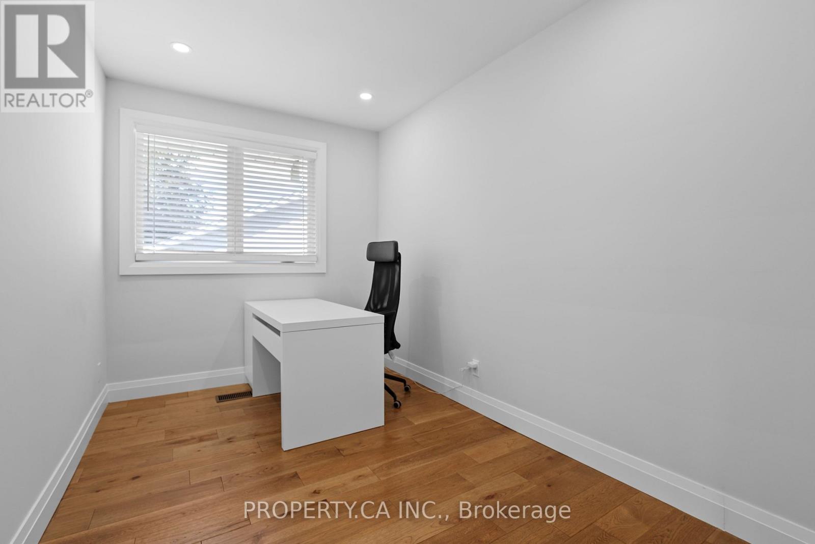 132 Princess Anne Crescent, Toronto, Ontario  M9A 2R6 - Photo 27 - W12459683