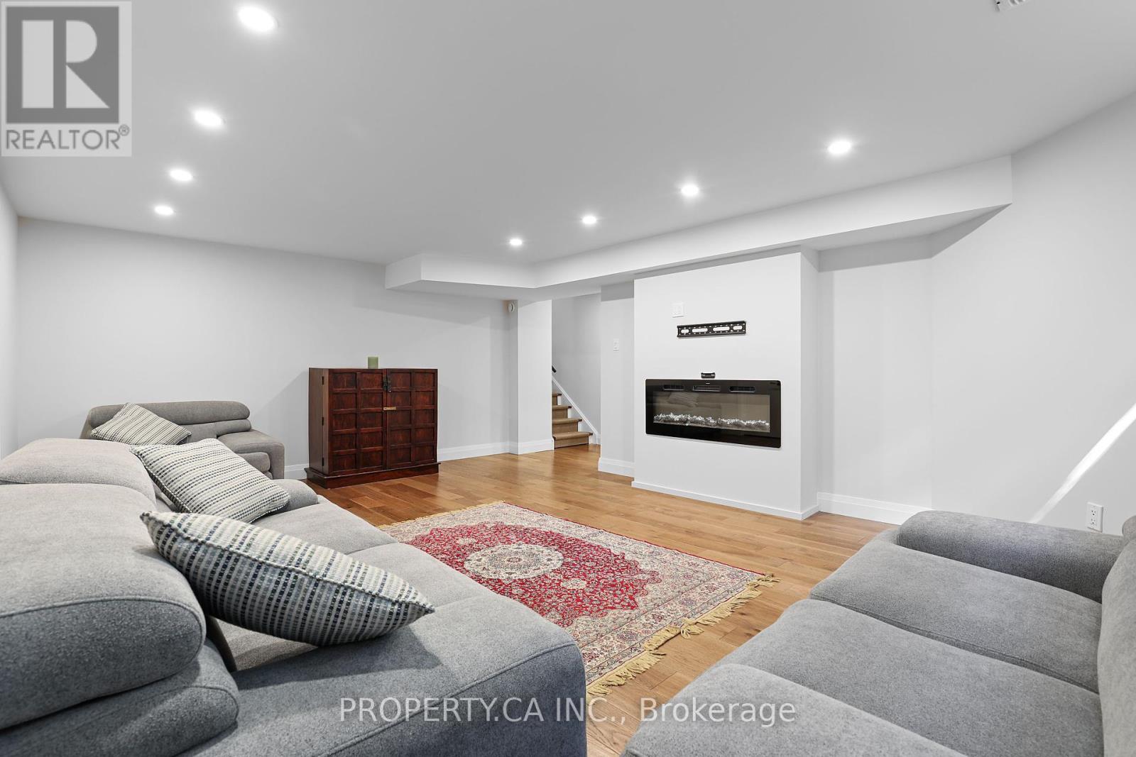132 Princess Anne Crescent, Toronto, Ontario  M9A 2R6 - Photo 33 - W12459683