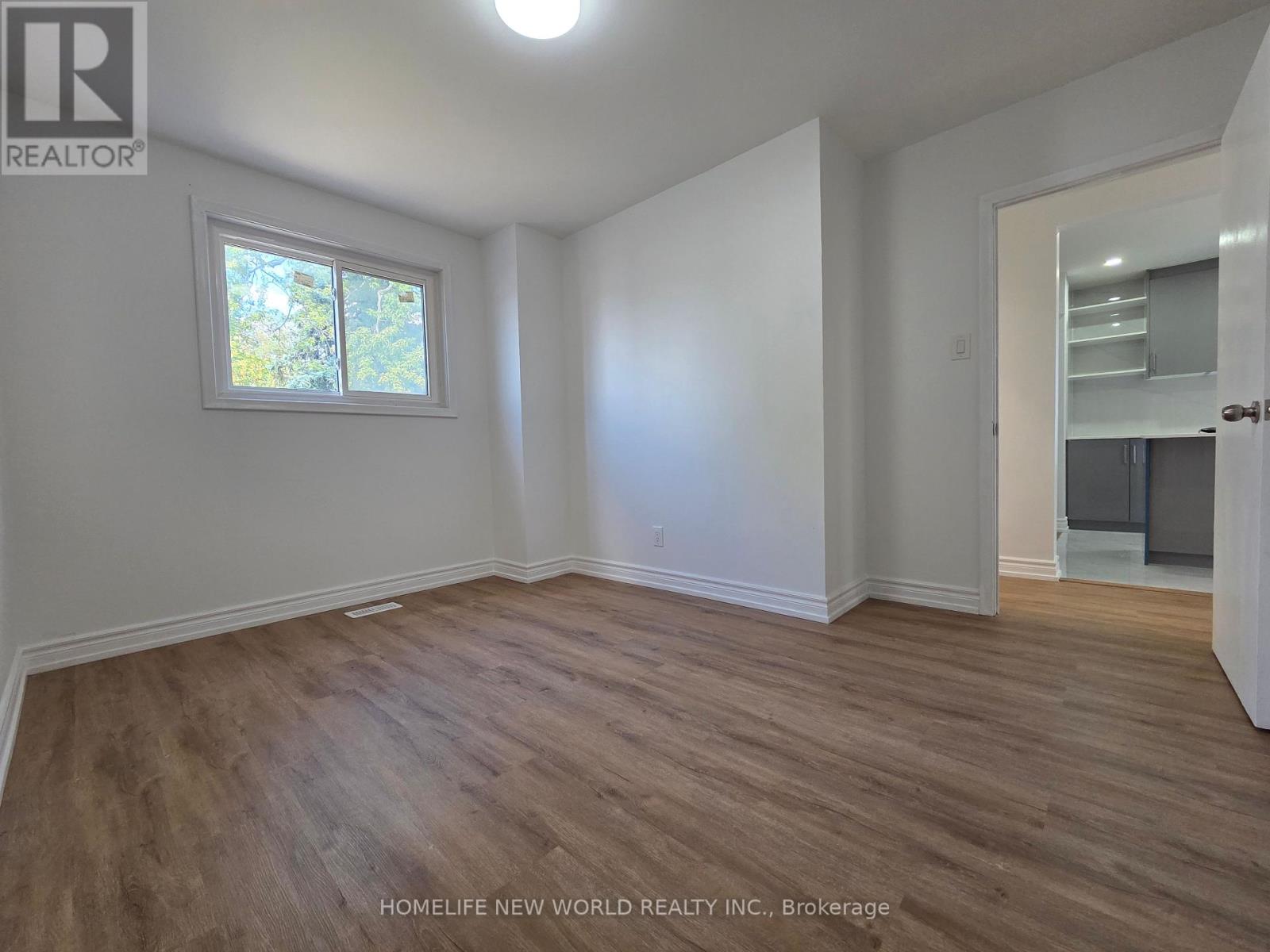Main - 81 Taysham Crescent, Toronto, Ontario  M9V 1X1 - Photo 12 - W12459684