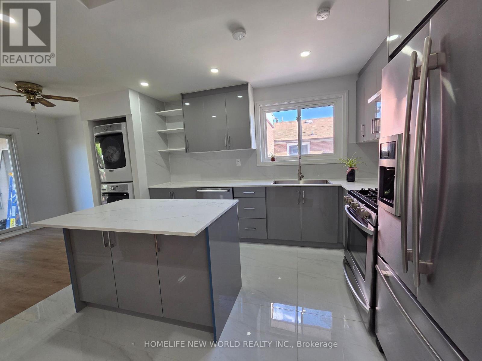 Main - 81 Taysham Crescent, Toronto, Ontario  M9V 1X1 - Photo 5 - W12459684