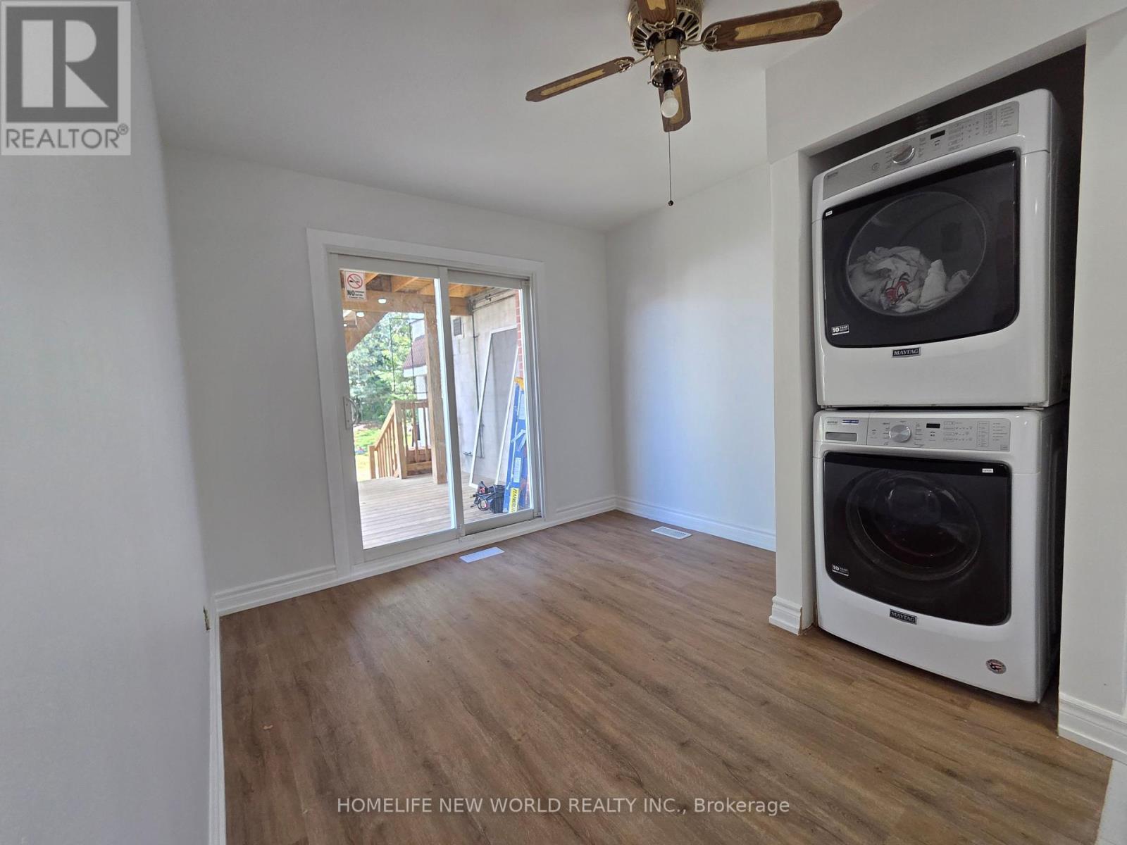 Main - 81 Taysham Crescent, Toronto, Ontario  M9V 1X1 - Photo 8 - W12459684