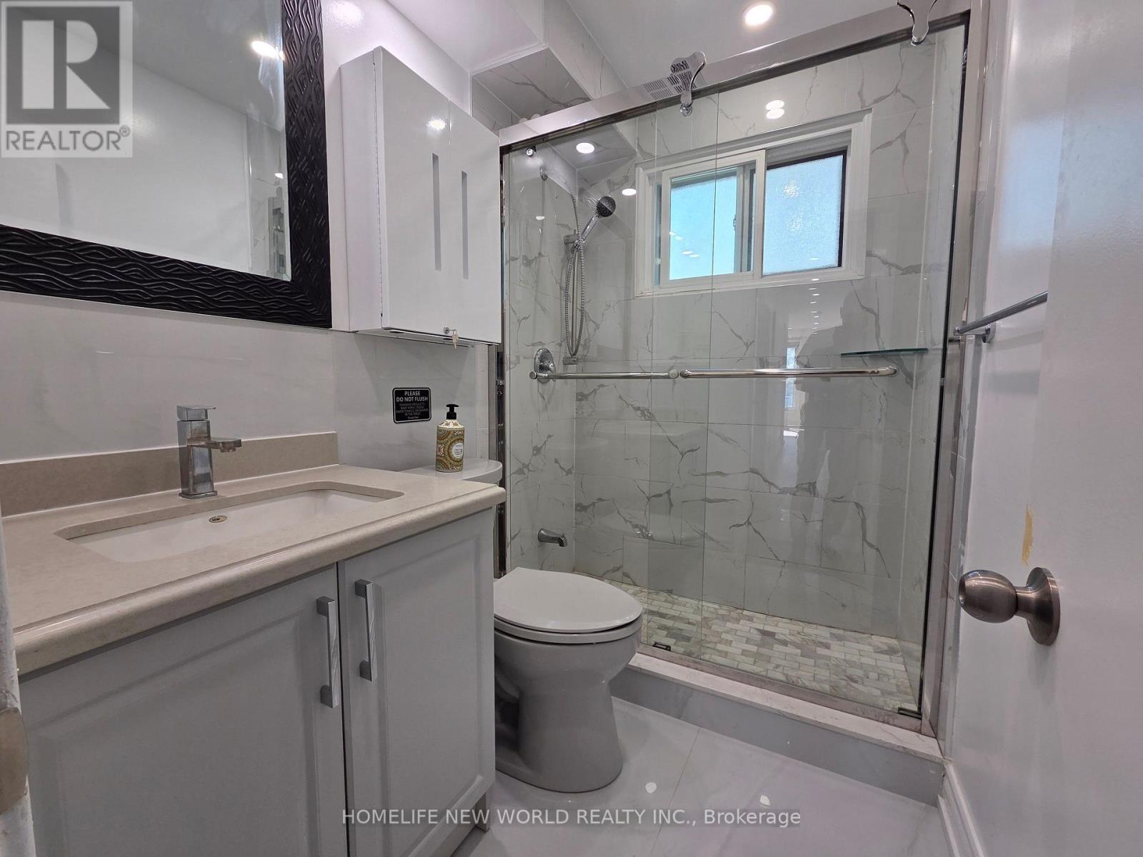 Main - 81 Taysham Crescent, Toronto, Ontario  M9V 1X1 - Photo 9 - W12459684