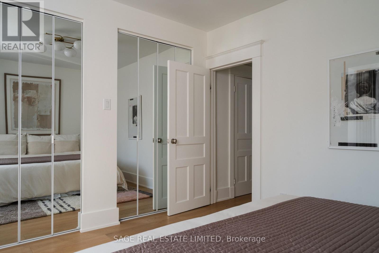 70 Medland Crescent, Toronto, Ontario  M6P 2N2 - Photo 21 - W12459705