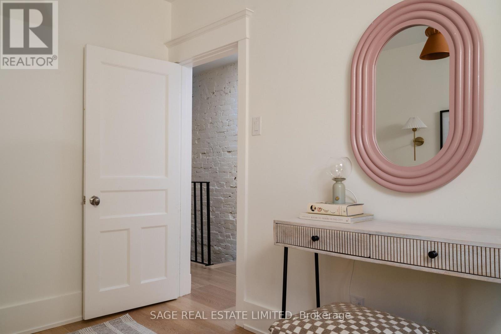 70 Medland Crescent, Toronto, Ontario  M6P 2N2 - Photo 27 - W12459705