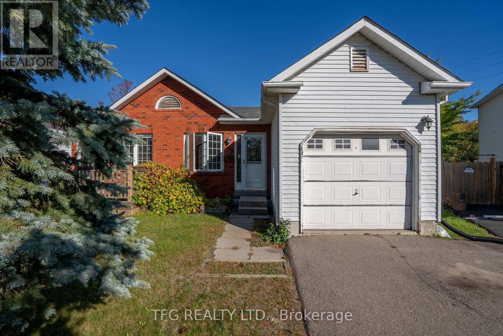 388 Pompano Court, Oshawa, Ontario  L1K 1M9 - Photo 1 - E12459831