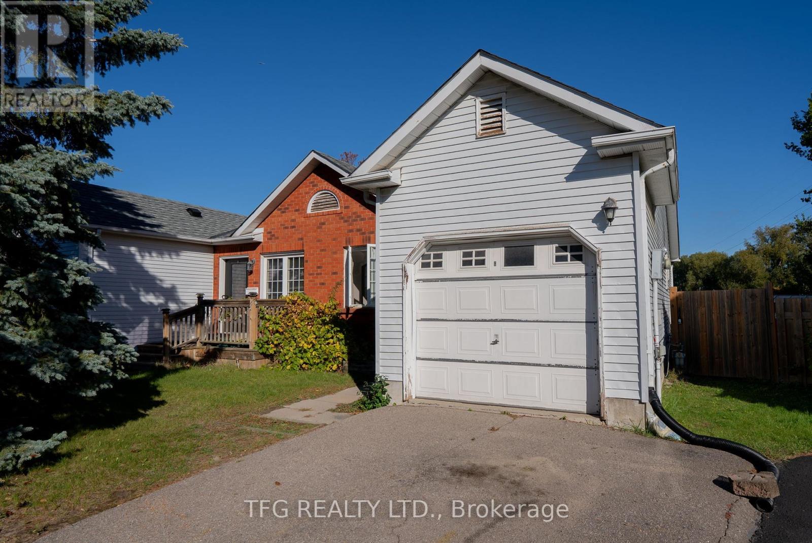 388 Pompano Court, Oshawa, Ontario  L1K 1M9 - Photo 2 - E12459831