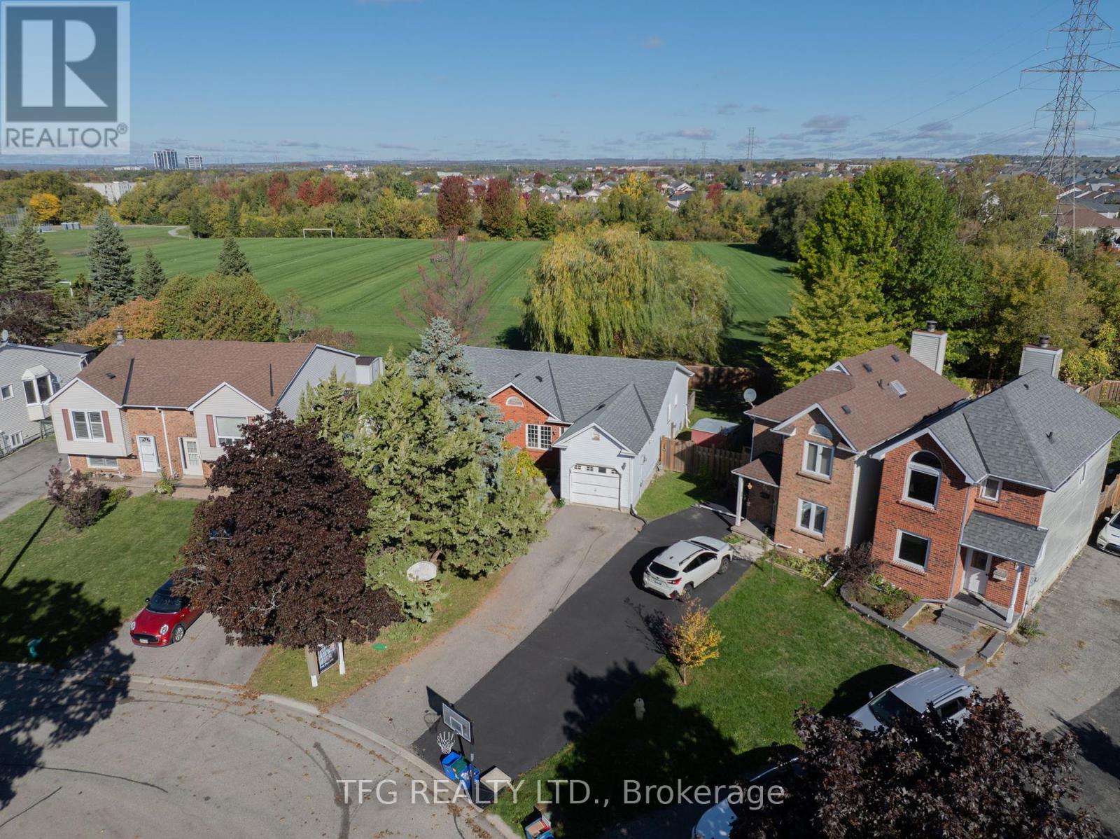 388 Pompano Court, Oshawa, Ontario  L1K 1M9 - Photo 4 - E12459831