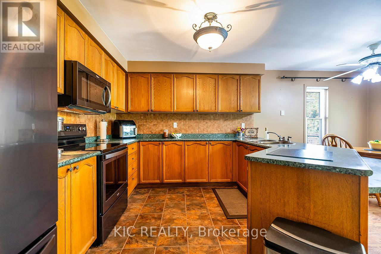 1775 Edenwood Drive, Oshawa, Ontario  L1G 7Y3 - Photo 11 - E12459840