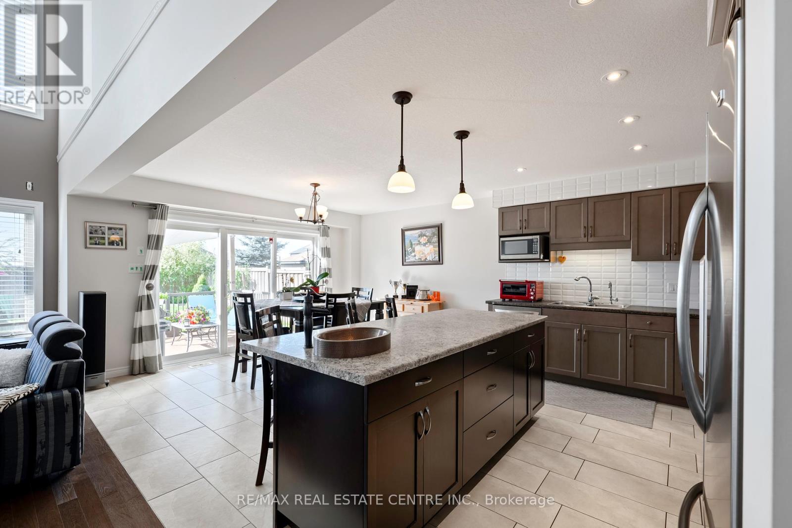 136 Taylor Drive, East Luther Grand Valley, Ontario  L9W 6P1 - Photo 11 - X12459649