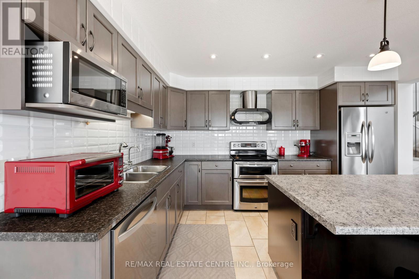 136 Taylor Drive, East Luther Grand Valley, Ontario  L9W 6P1 - Photo 14 - X12459649