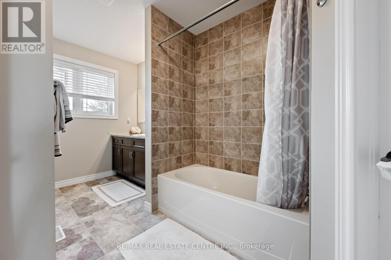 136 Taylor Drive, East Luther Grand Valley, Ontario  L9W 6P1 - Photo 27 - X12459649