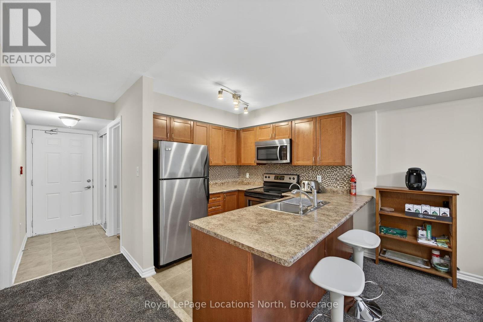 205 - 40 Mulligan Lane, Wasaga Beach, Ontario  L9Z 0C5 - Photo 11 - S12459821