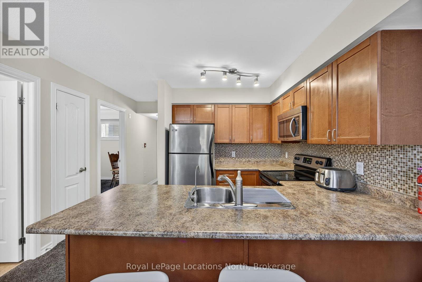 205 - 40 Mulligan Lane, Wasaga Beach, Ontario  L9Z 0C5 - Photo 12 - S12459821