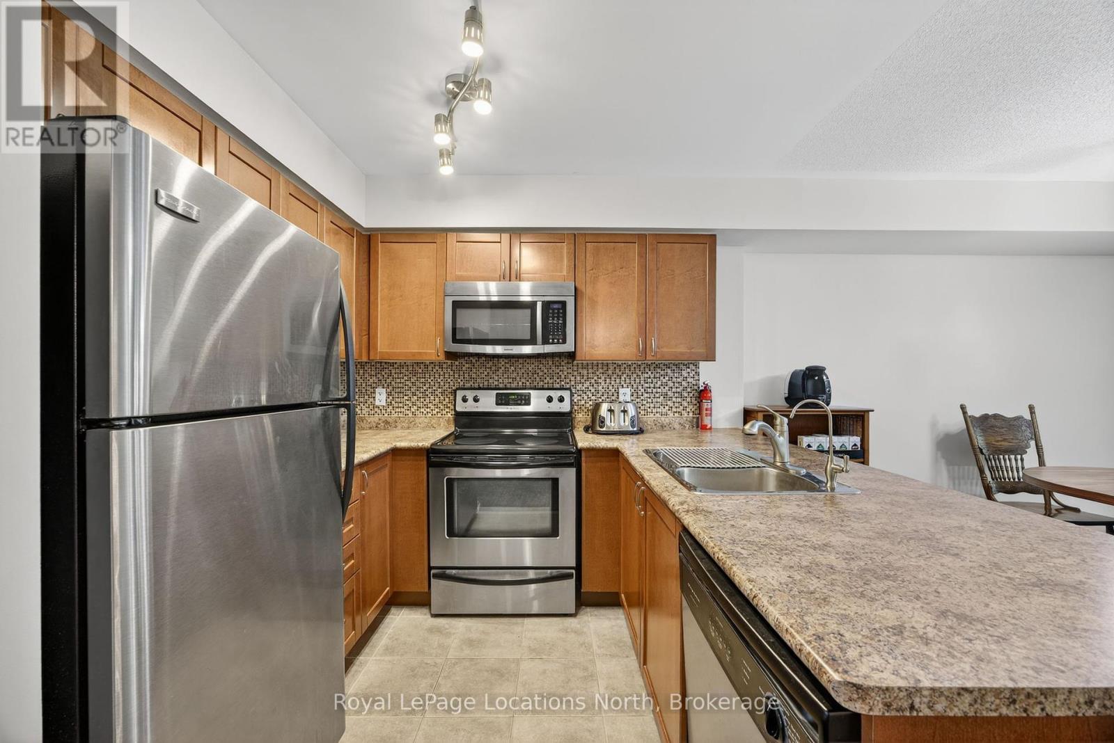 205 - 40 Mulligan Lane, Wasaga Beach, Ontario  L9Z 0C5 - Photo 13 - S12459821