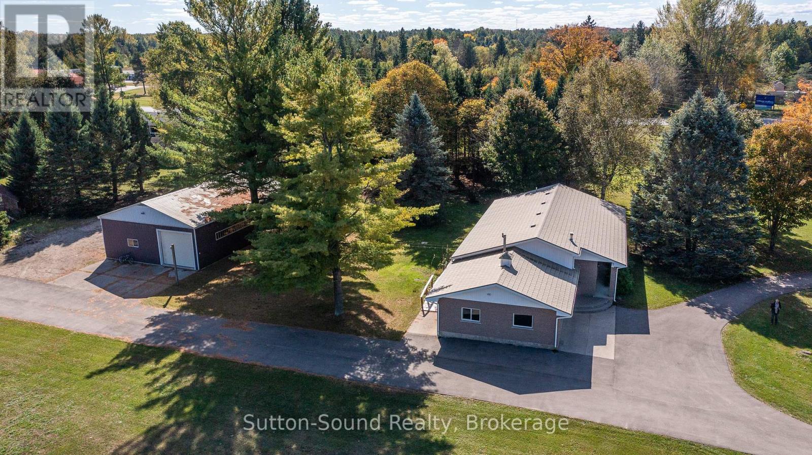 340010 Stone School Road, Georgian Bluffs, Ontario  N0H 2T0 - Photo 16 - X12459865