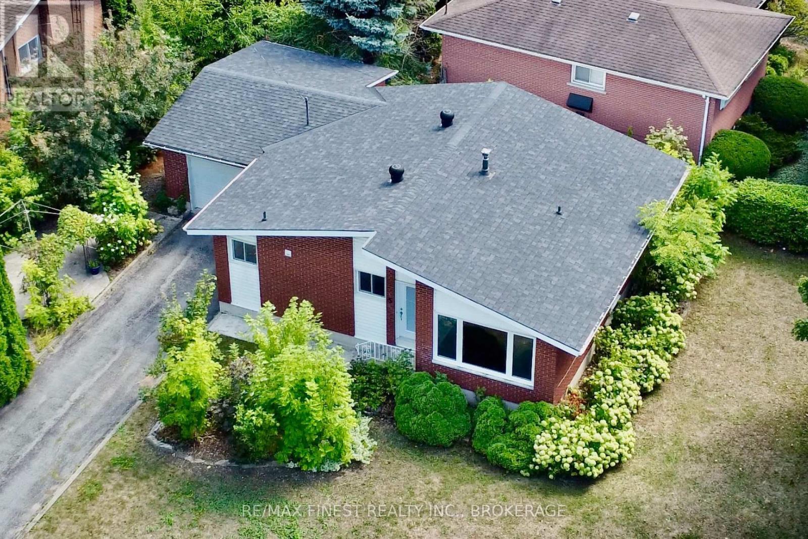 5 Michael Grass Crescent, Kingston, Ontario  K7M 2W2 - Photo 2 - X12455192