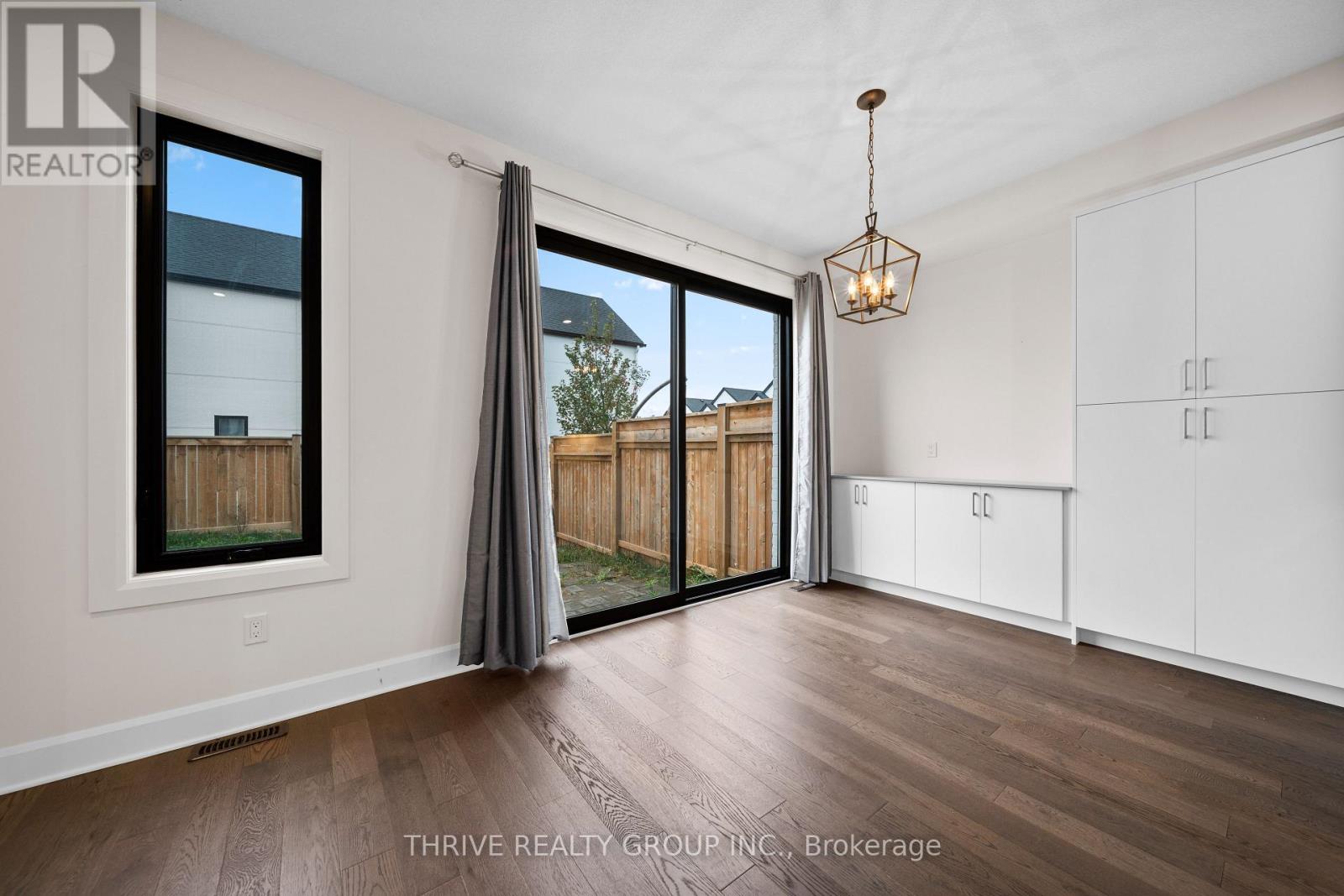947 Upperpoint Avenue, London South, Ontario  N6K 0L1 - Photo 11 - X12459743
