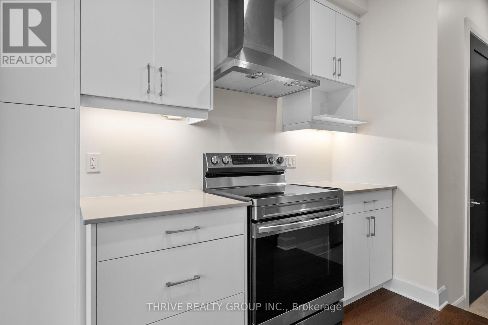 947 Upperpoint Avenue, London South, Ontario  N6K 0L1 - Photo 9 - X12459743