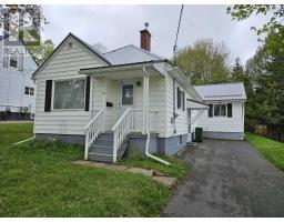 98 Wood Street, Truro, Ca