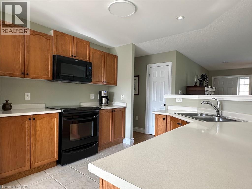 15 Bayshore Court, Port Dover, Ontario  N0A 1N7 - Photo 11 - 40778596