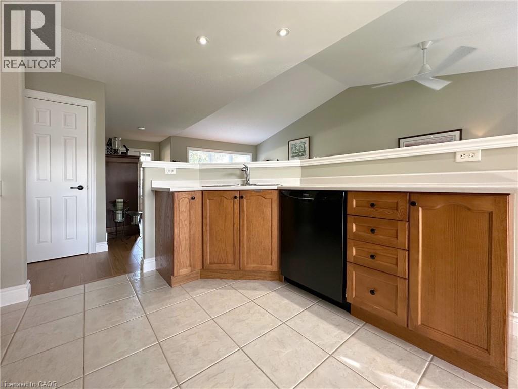 15 Bayshore Court, Port Dover, Ontario  N0A 1N7 - Photo 14 - 40778596