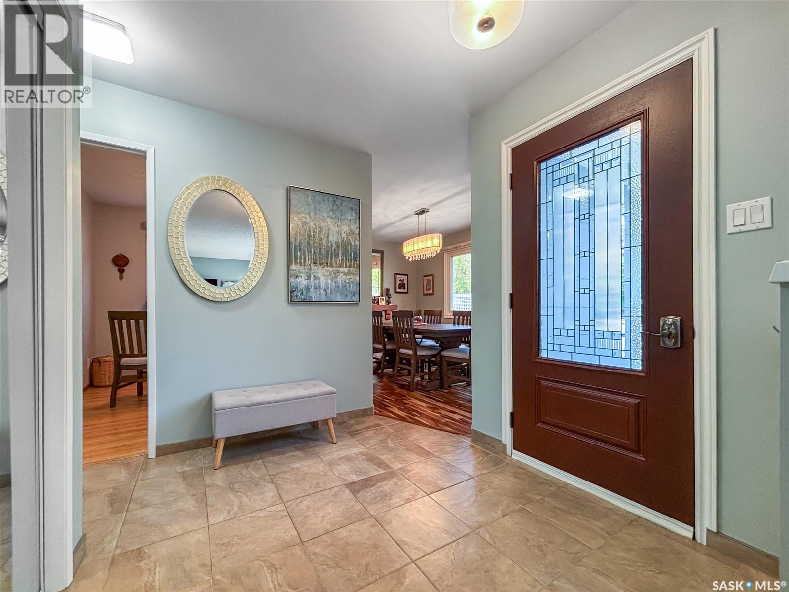 323 Tobin Crescent, Saskatoon, Saskatchewan  S7K 4N4 - Photo 4 - SK020752