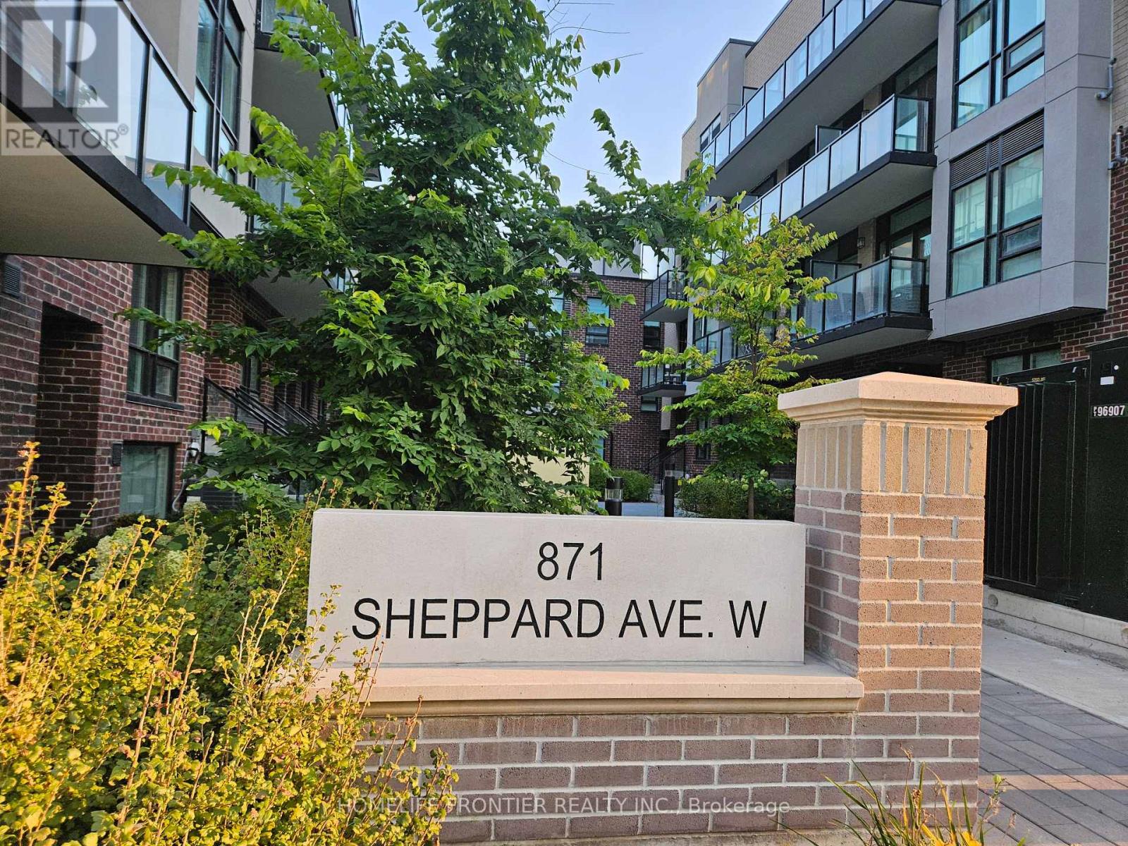 18 - 871 SHEPPARD AVENUE W, Toronto, Ontario