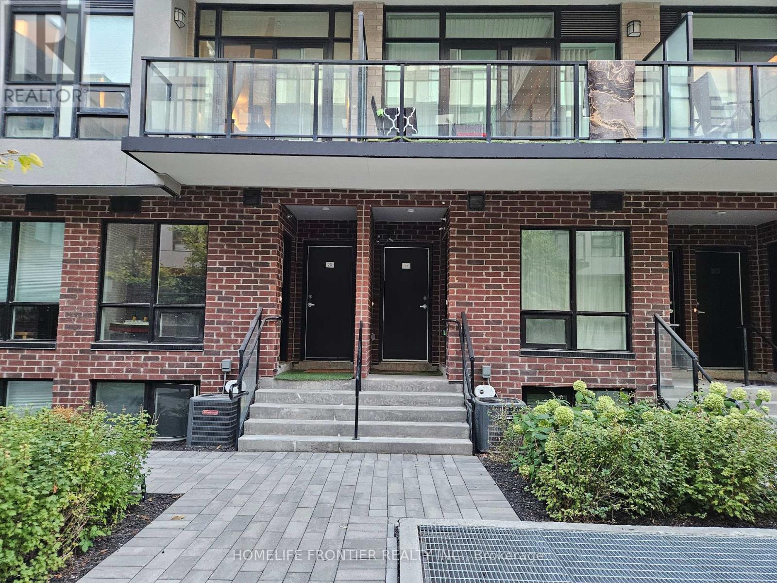 18 - 871 Sheppard Avenue W, Toronto, Ontario  M3H 2T4 - Photo 2 - C12459719