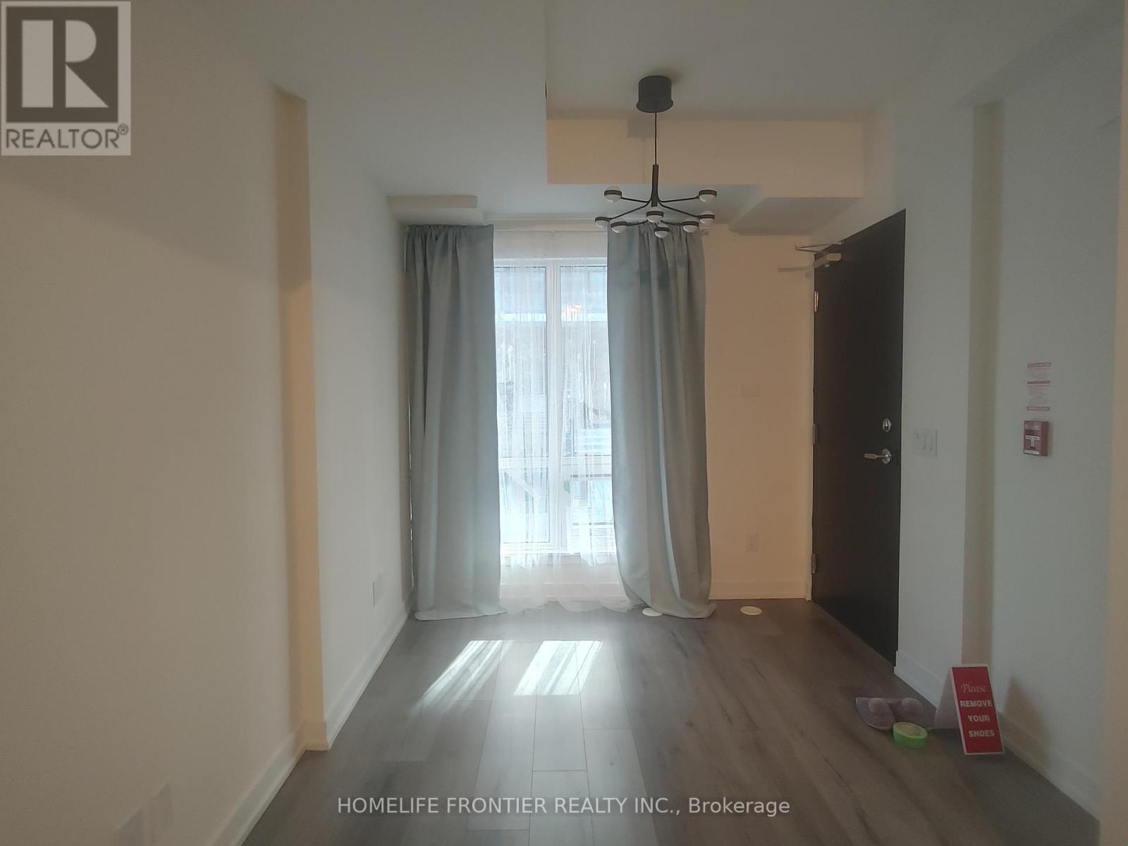 18 - 871 Sheppard Avenue W, Toronto, Ontario  M3H 2T4 - Photo 5 - C12459719