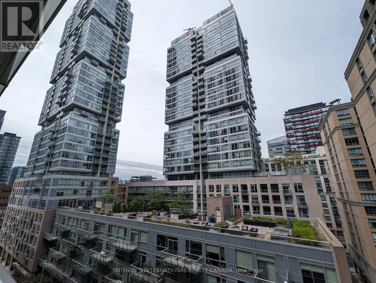 917 - 21 Nelson Street, Toronto, Ontario  M5V 3H9 - Photo 2 - C12459812